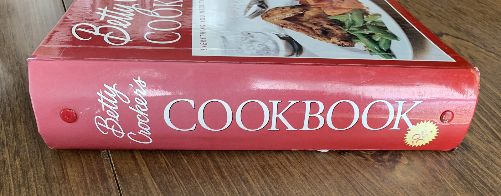 BETTY CROCKER’s Big Red Cookbook ~ 5 Ring Binder ~ 2000, 9th Print ~ 576 Pages