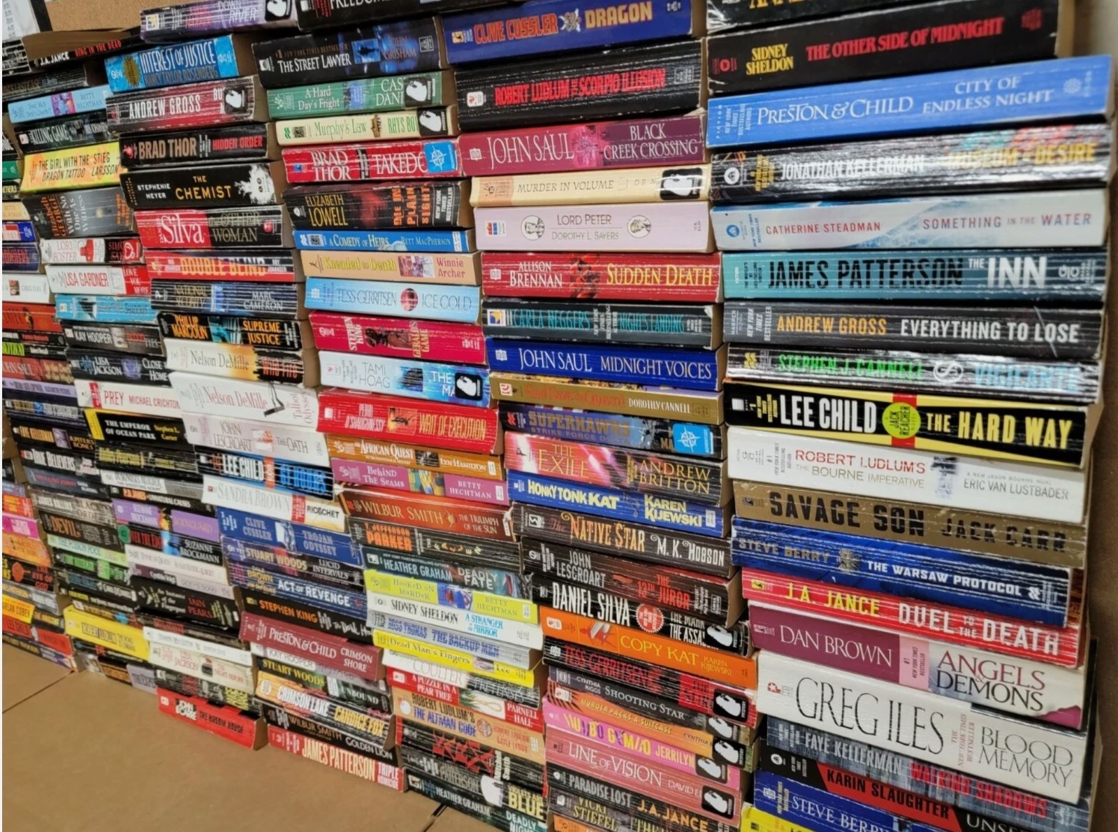 Lot of 20 Mystery Thriller Fiction Paperbacks Popular Author Books MIX UNSORTED