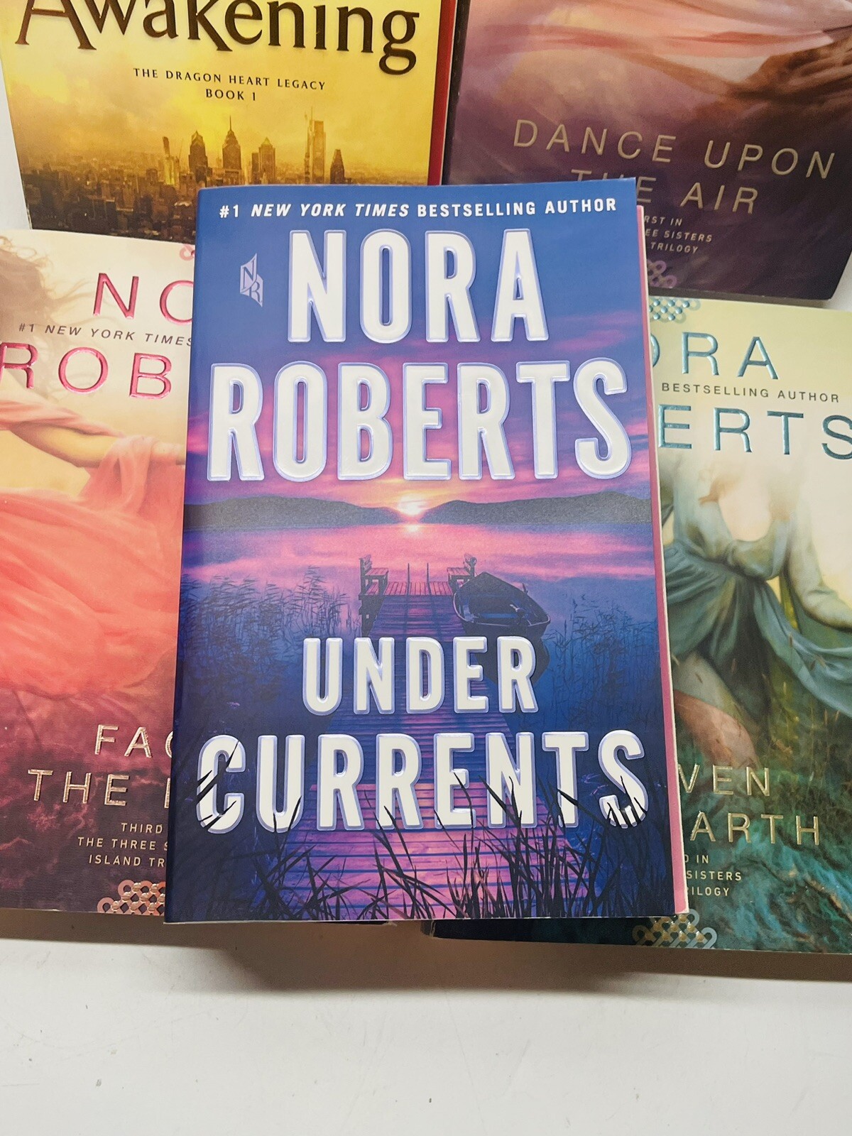 Nora Roberts Book Lot 5 Paperbacks Face The Fire , Heaven And Earth