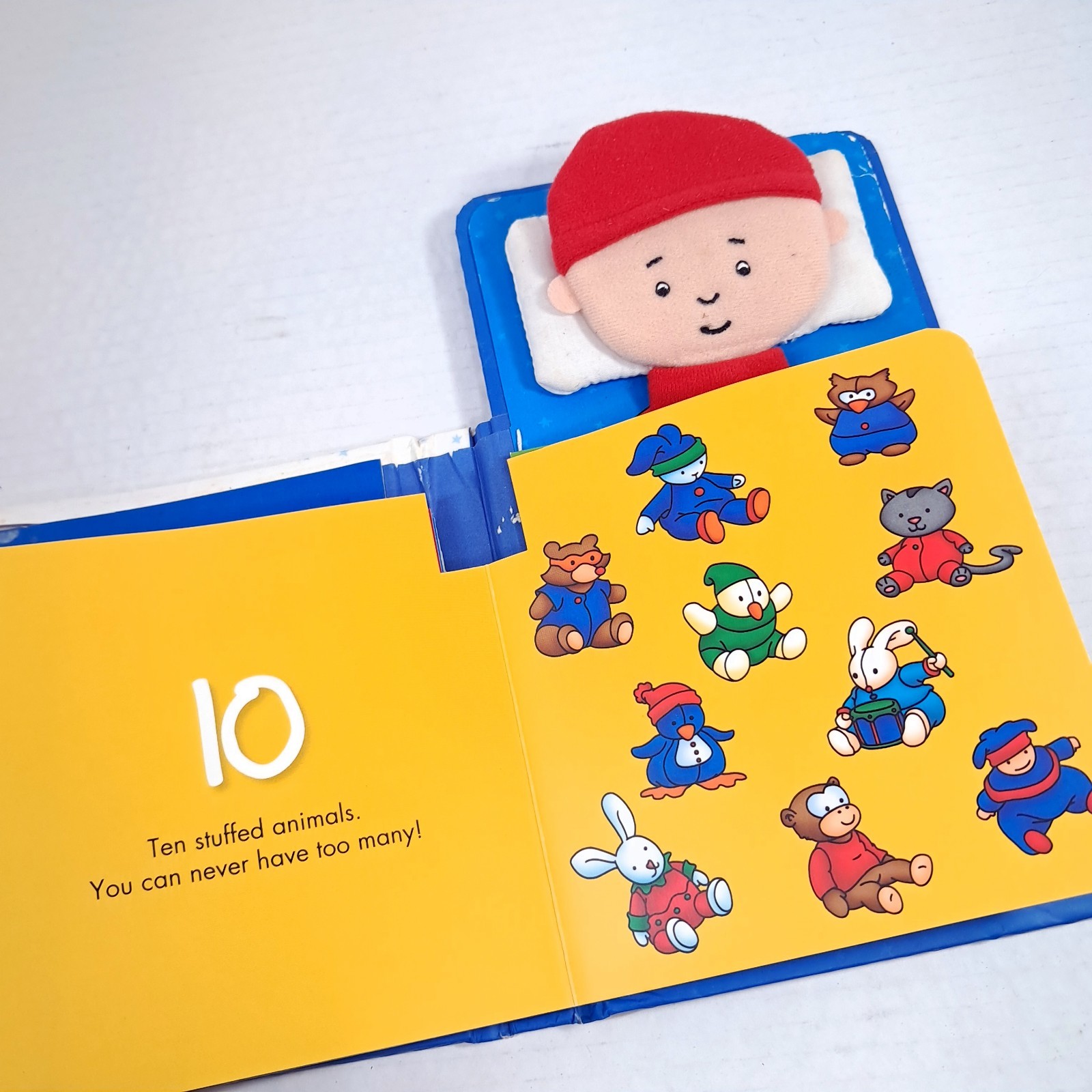 Caillou: My Little Bed Count from 1 to 10 book Chouette 2012 bedtime learning
