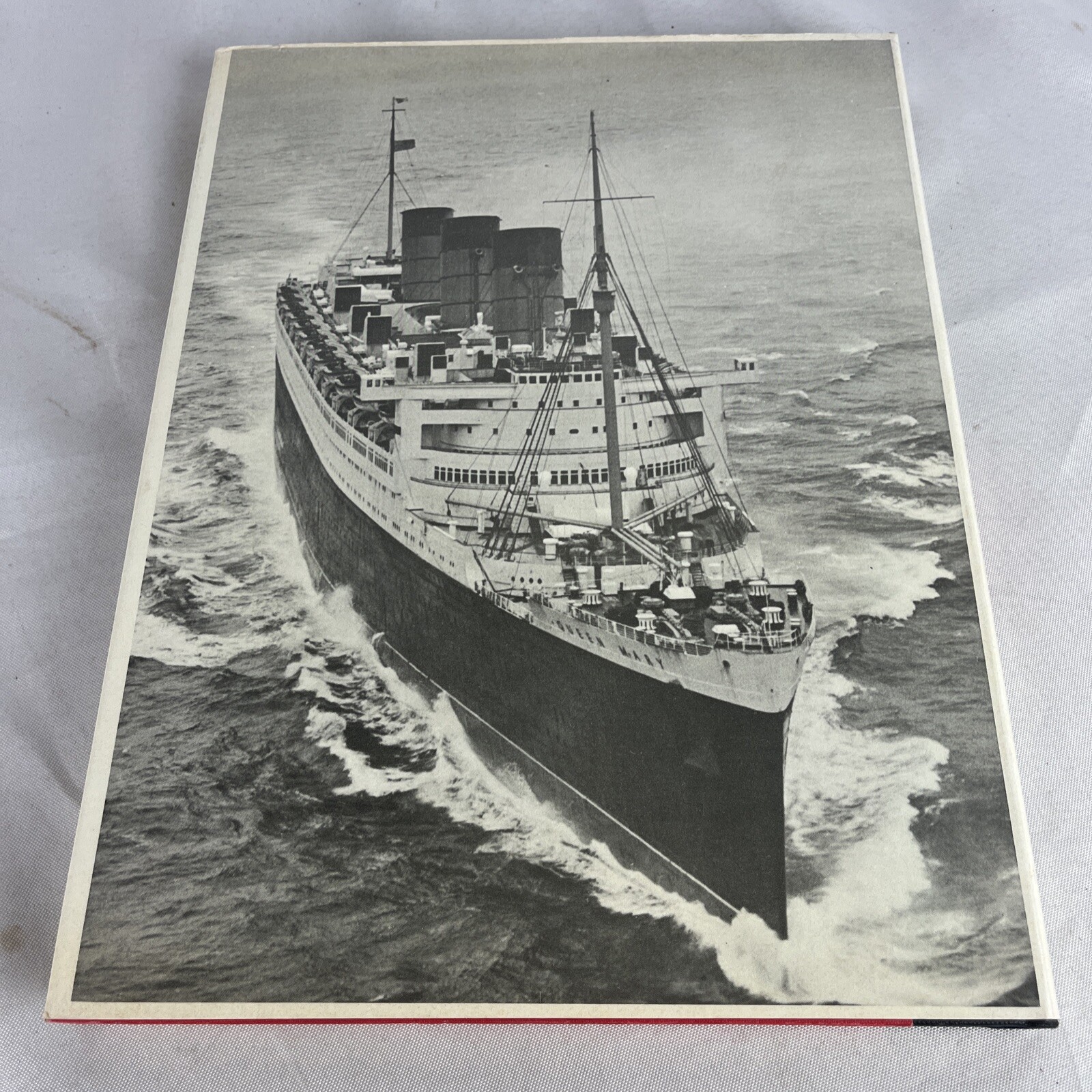 Ocean Liners Of The Past: The Cunard White Star Quadruple-screw – HC w/DJ – 1972