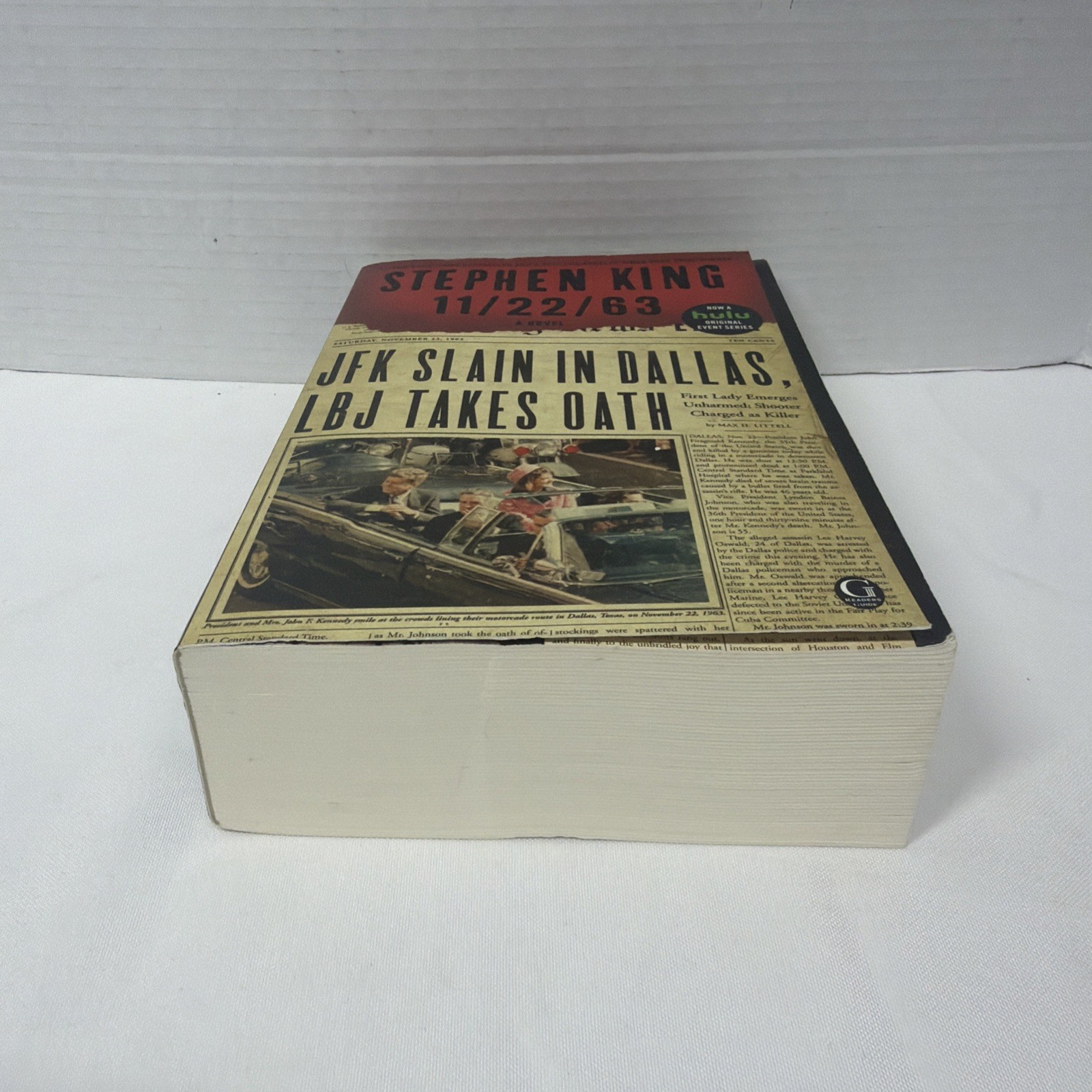11/22/63: JFK Slain in Dallas LBJ Takes Oath by Stephen King Paperback MINT