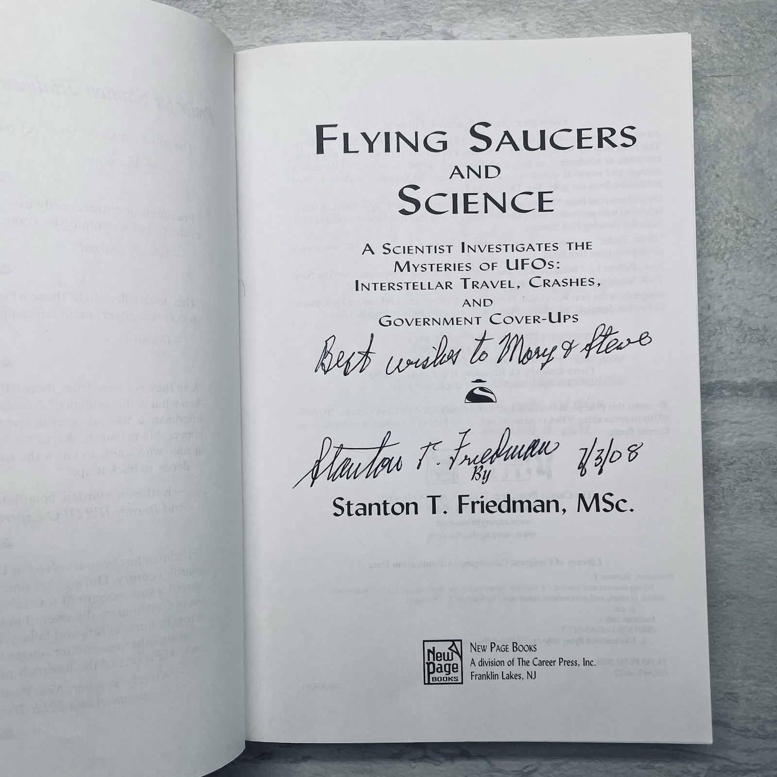 Flying Saucers & Science SIGNED Friedman – A Scientist Investigates UFOs ©2008