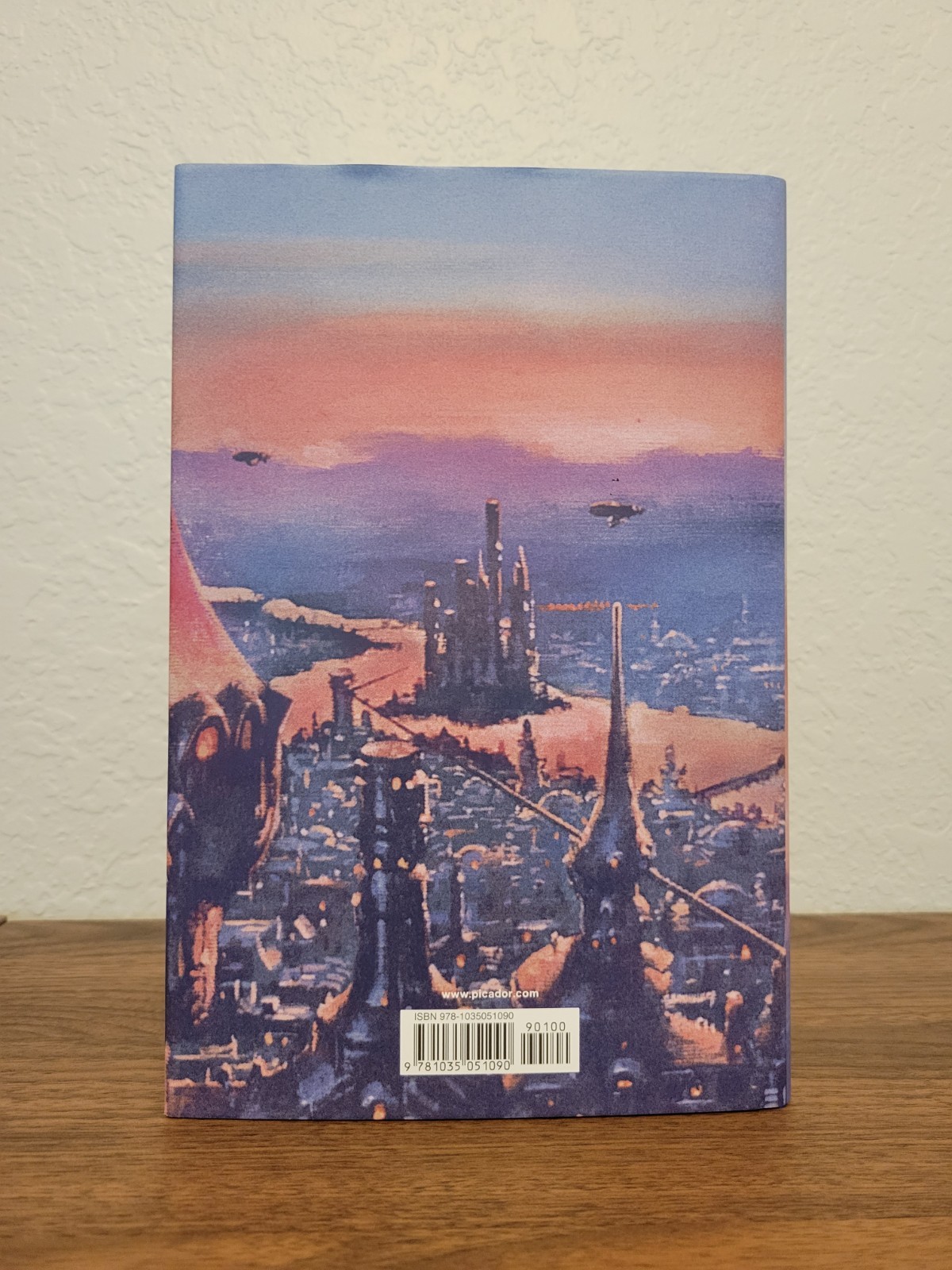 SIGNED Perdido Street Station by China Mieville Broken Binding
