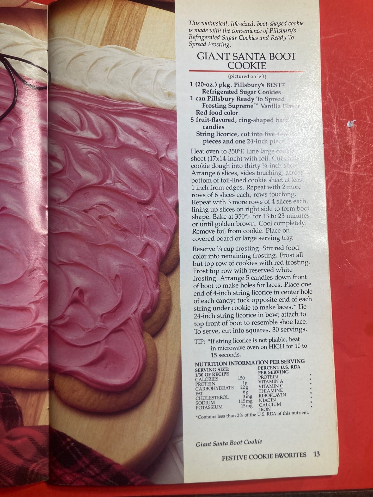 PILLSBURY HOLIDAY BAKING RECIPES COOKBOOK 96 PAGES 2000 COOKIES SPRITZ CHRISTMAS