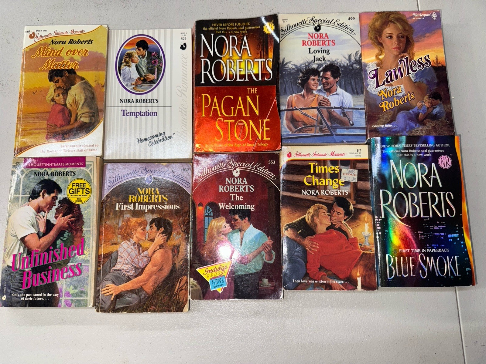 Lot of 25 Nora Roberts – Mass Paperback Books – Free Shipping