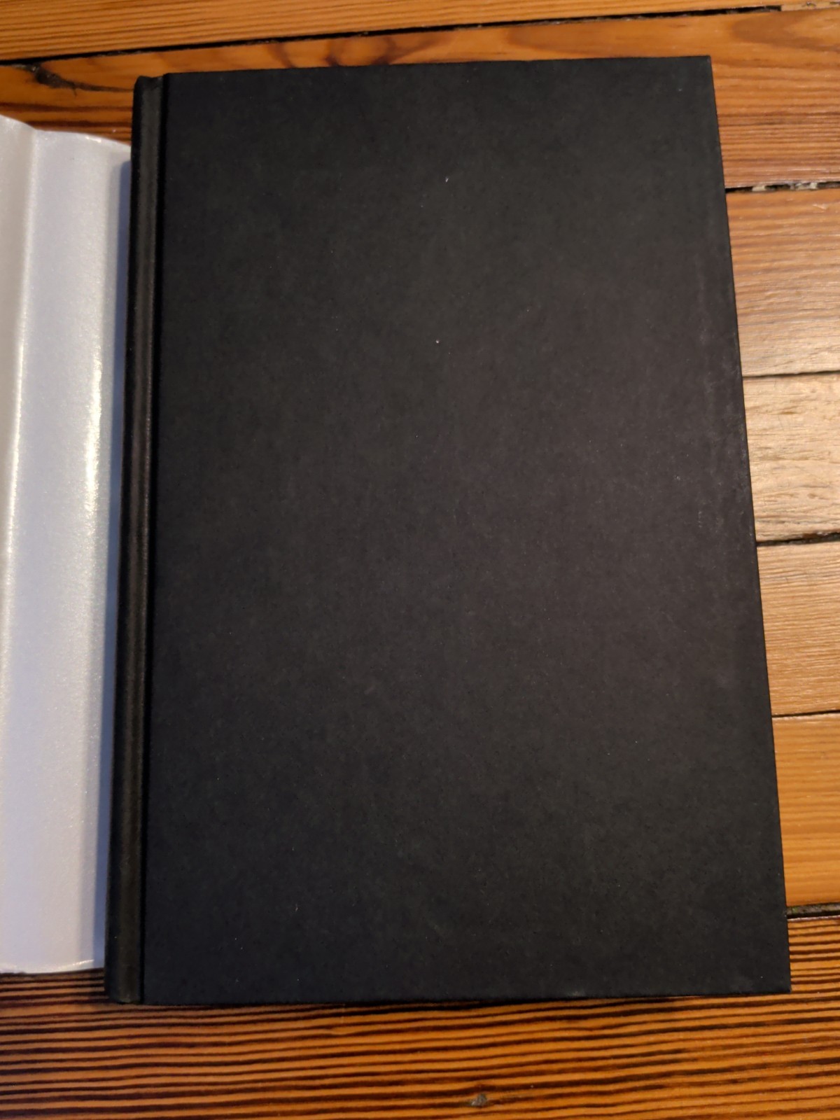 Sarah J Maas A Court of Wings and Ruin Original HC/DJ True 1st Edition 1st Print