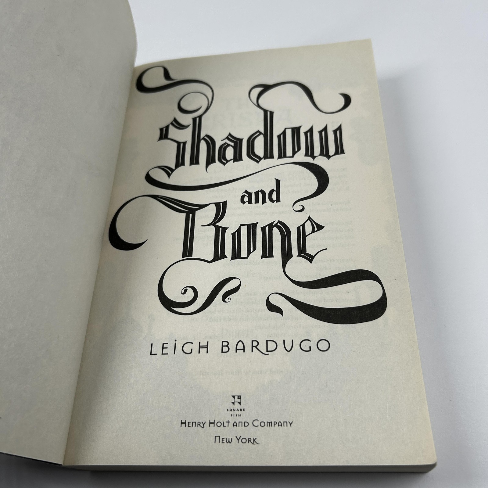 Shadow And Bone Leigh Bardugo YA Fantasy Square Fish Paperback Special Ed Book