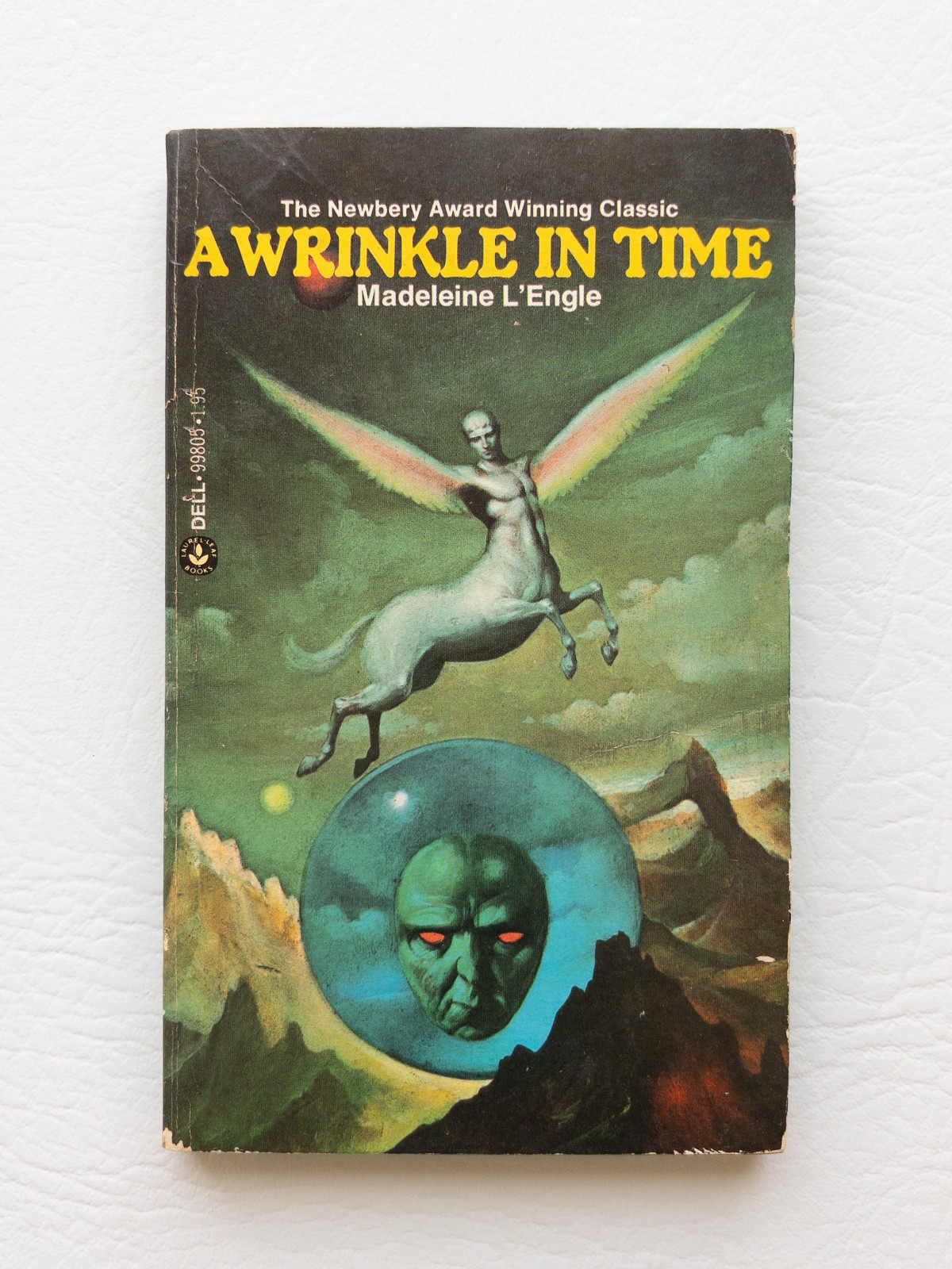 A Wrinkle in Time Madeleine L’Engle Dell Laurel-Leaf PB 1976 Stranger Things