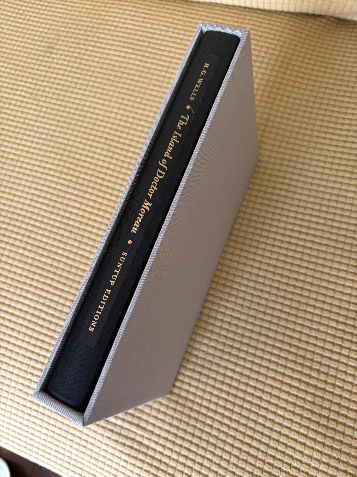 The Island of Doctor Moreau by H.G. Wells Suntup Editions Numbered LIKE NEW