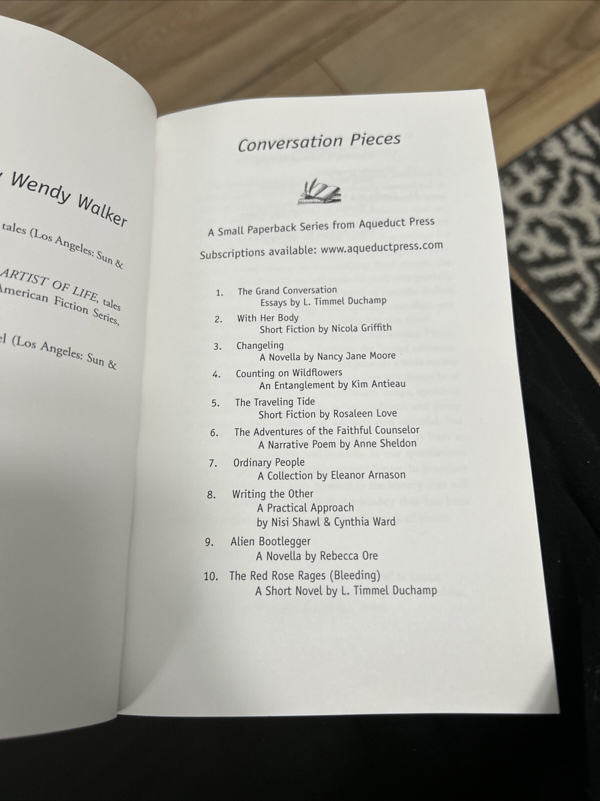 Knots : Volume 14 in the Conversation Pieces Series by Wendy Walker (2006,…