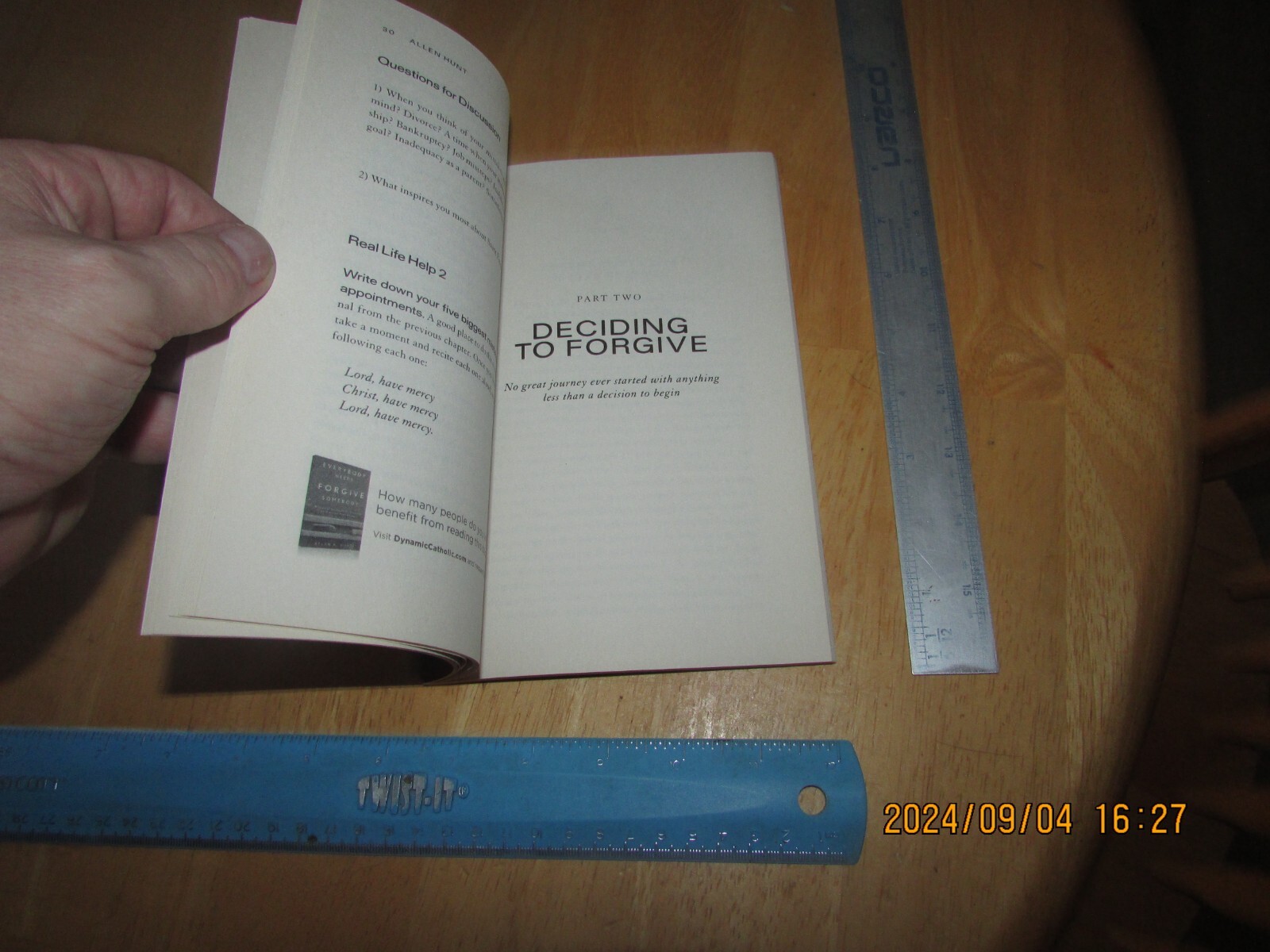 Everybody Needs to Forgive Somebody by Allen R. Hunt (2012, Trade Paperback)