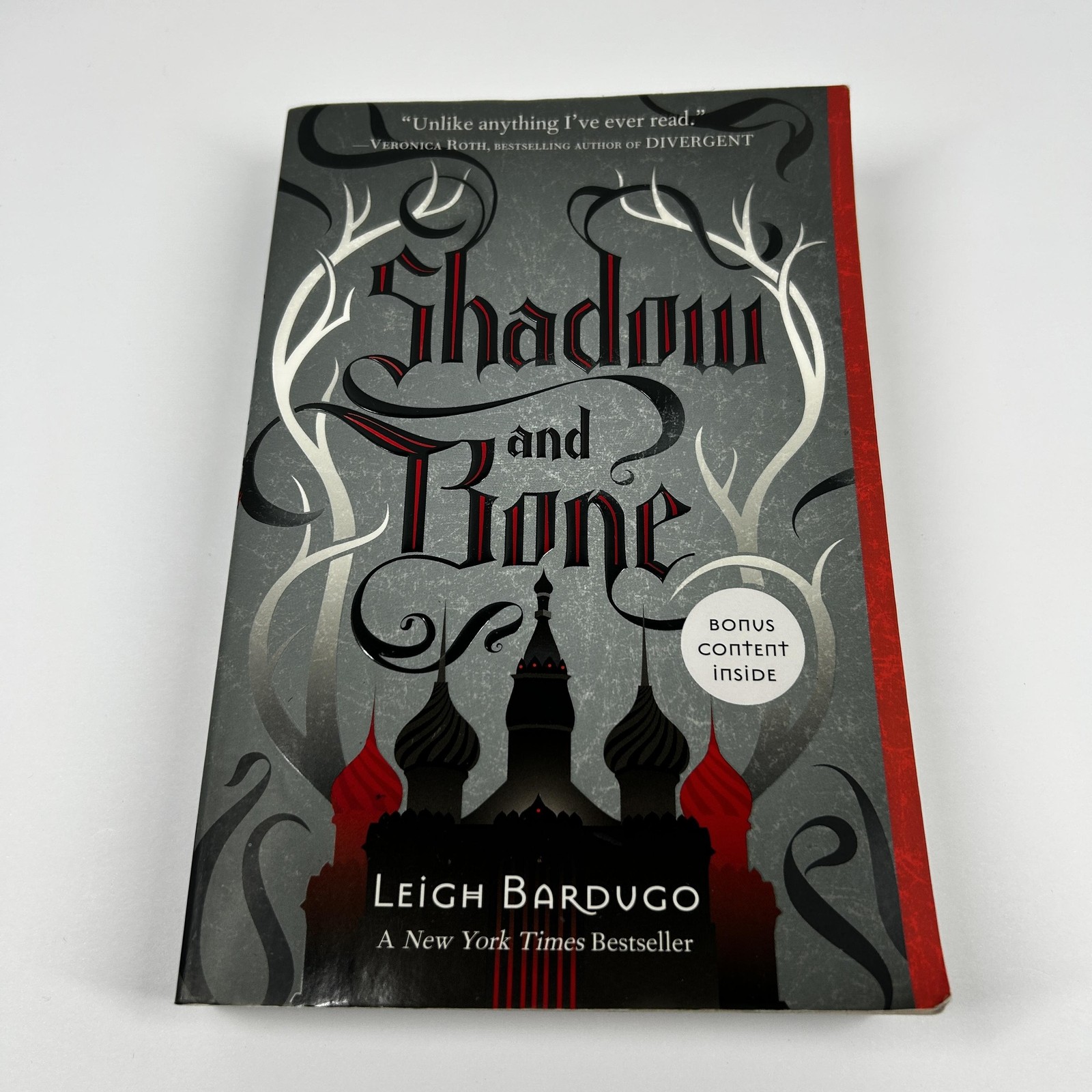 Shadow And Bone Leigh Bardugo YA Fantasy Square Fish Paperback Special Ed Book