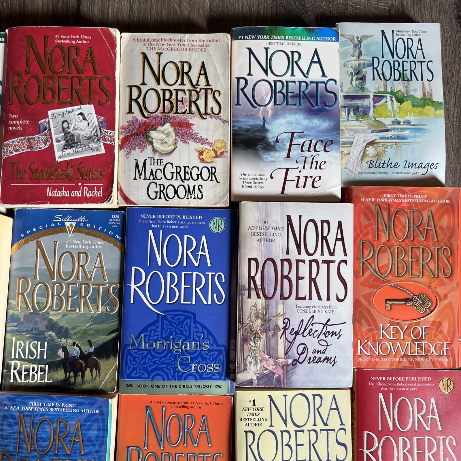 Lot of 27 NORA ROBERTS books Romance Thriller Suspense The Garden Three Sisters