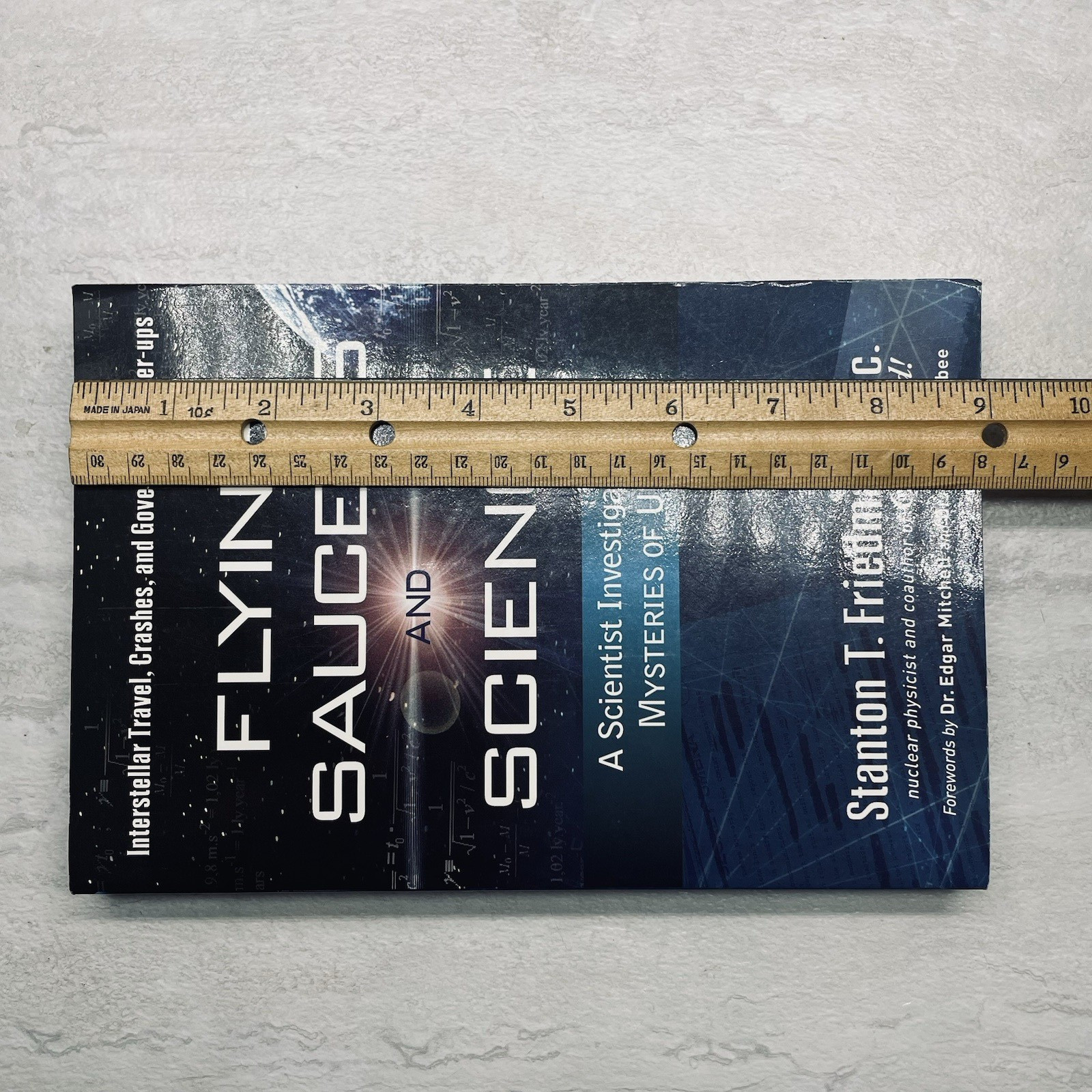 Flying Saucers & Science SIGNED Friedman – A Scientist Investigates UFOs ©2008