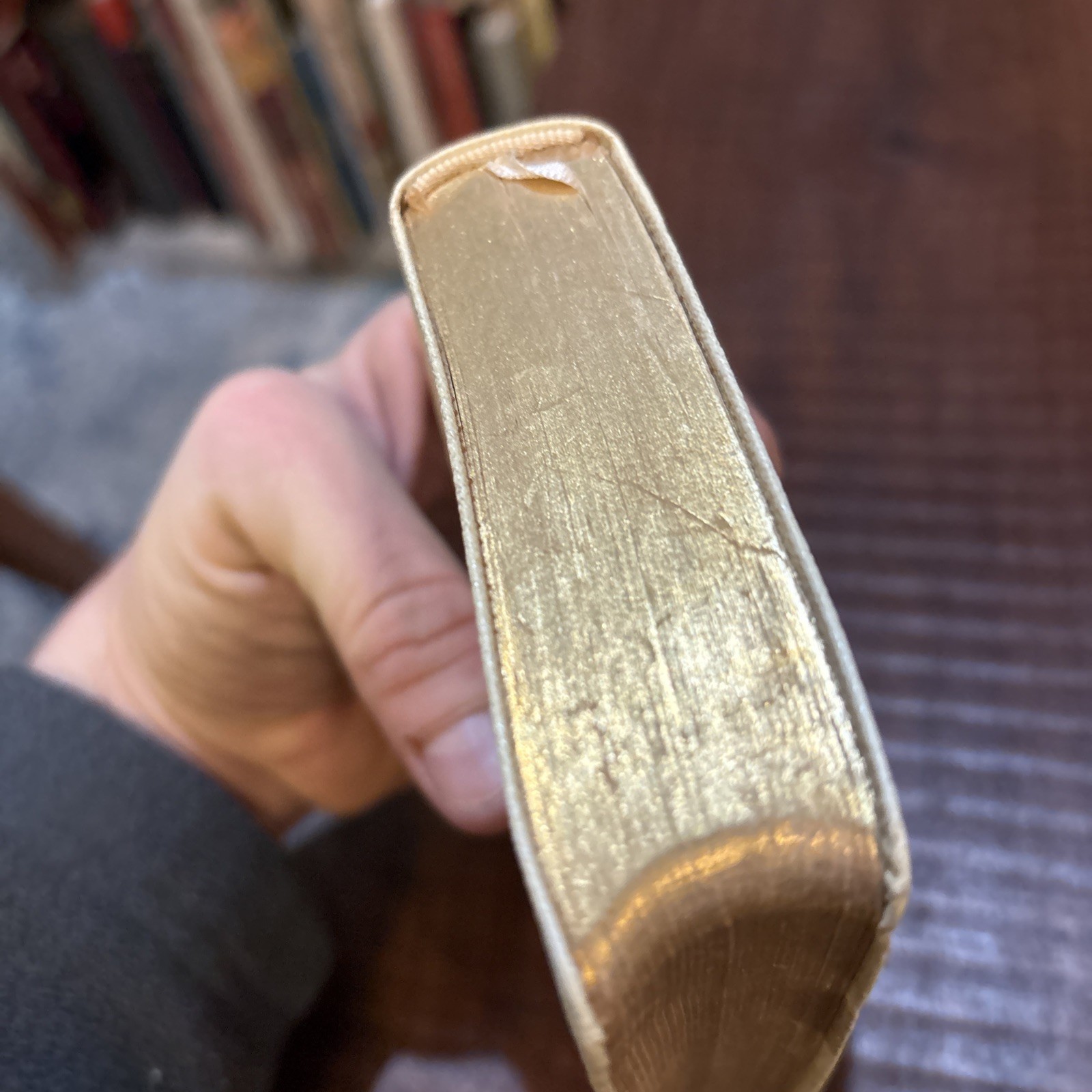 Holy Bible KJV Oxford 01225 White Pocket 5.5 in Vintage Great Britain Gold Edges