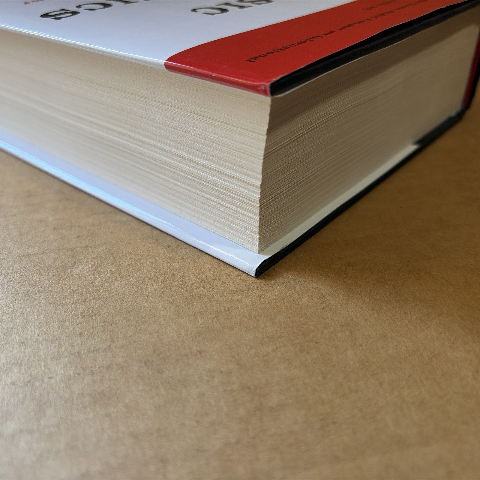 Basic Economics: A Common Sense Guide to the Economy by Sowell, Thomas