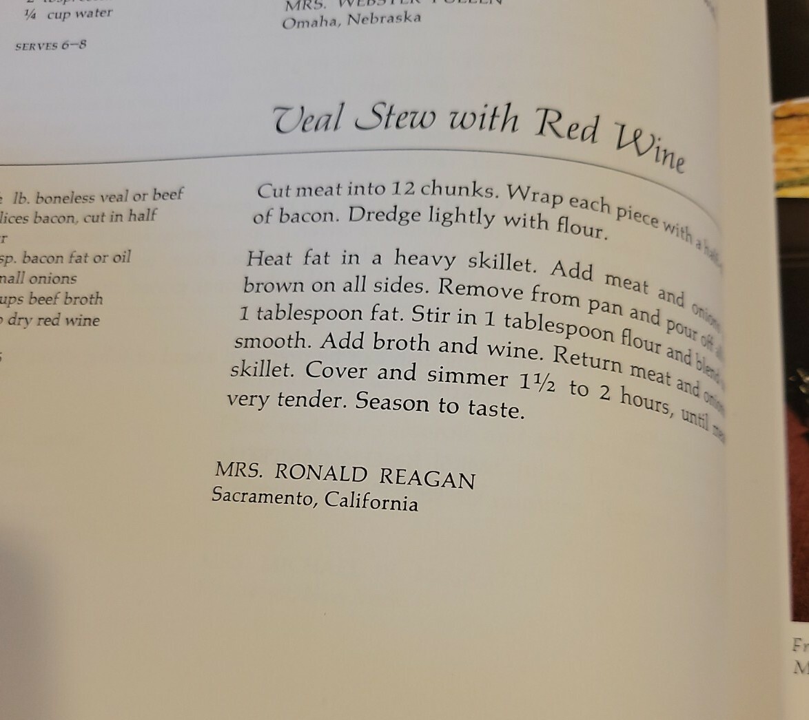 Five-Star Favorites: Recipes From Friends of Mamie and Ike (1974) 272 pages
