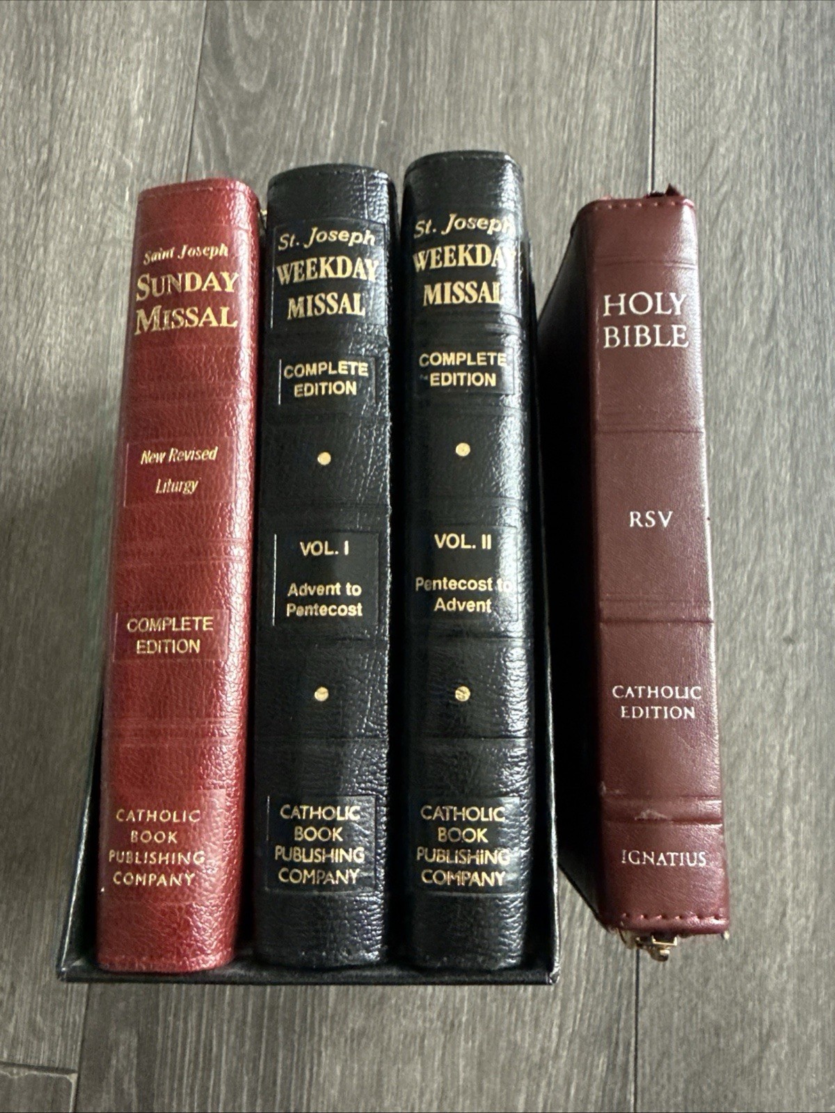 St. Joseph Missals: Complete Gift Box 3-Volume Set Sunday & Weekday Missal