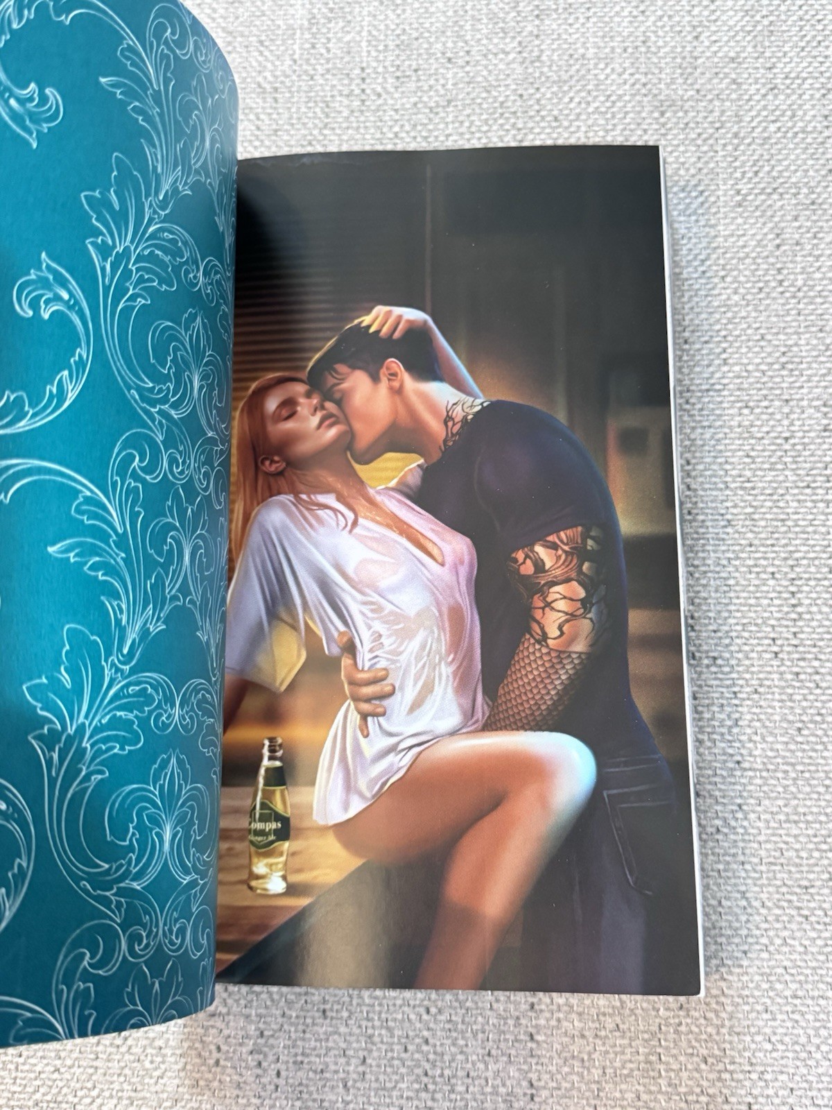 Sweet Venom Rina Kent Barnes & Noble Exclusive Edition Sprayed Edge Couple Art