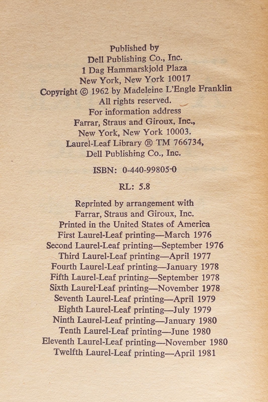 A Wrinkle in Time Madeleine L’Engle Dell Laurel-Leaf PB 1976 Stranger Things