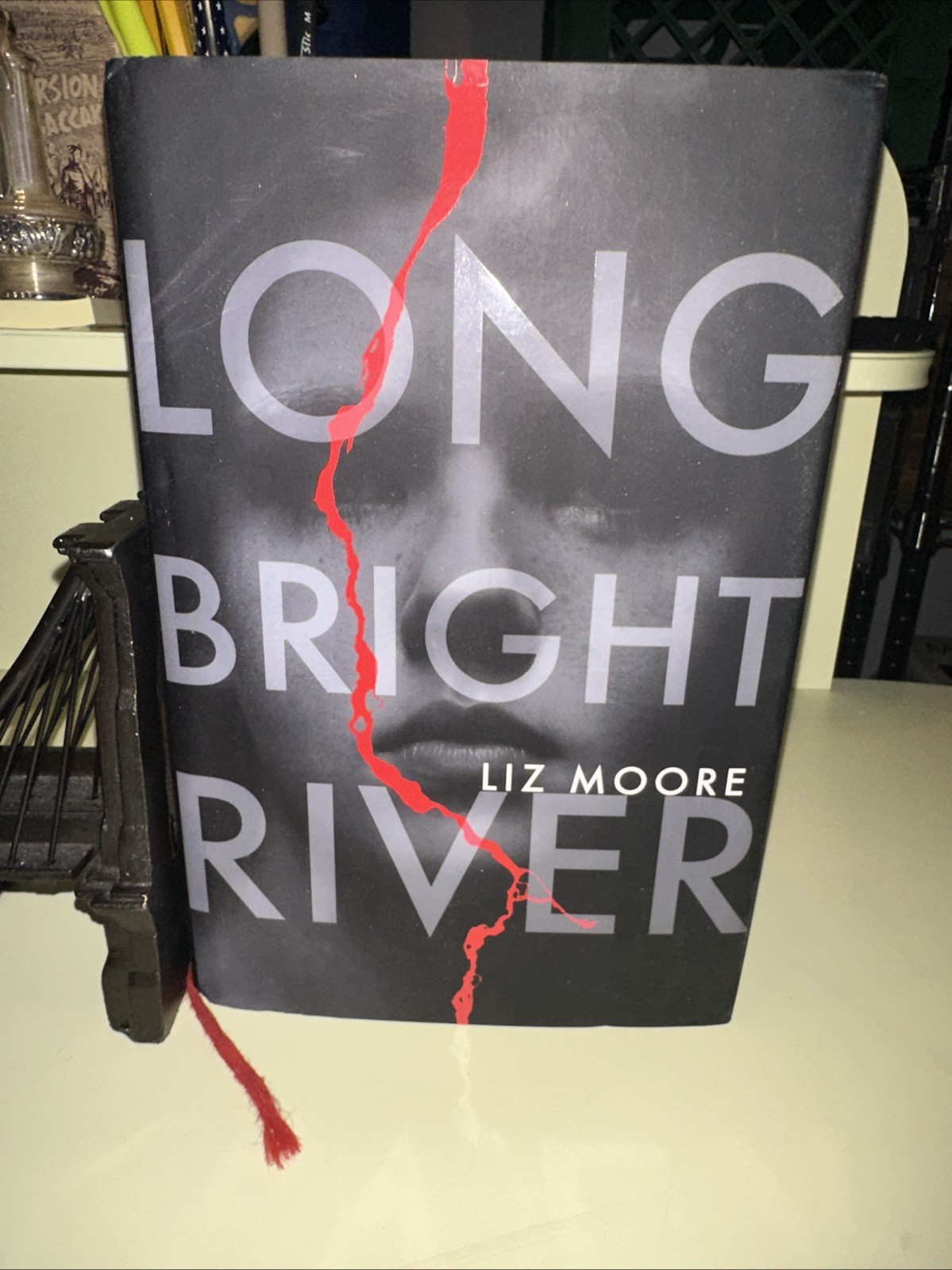 ONE OF 650 COPIES SIGNED BY AUTHOR RARE LONG BRIGHT RIVER LIX MOORE HC BOOK D3