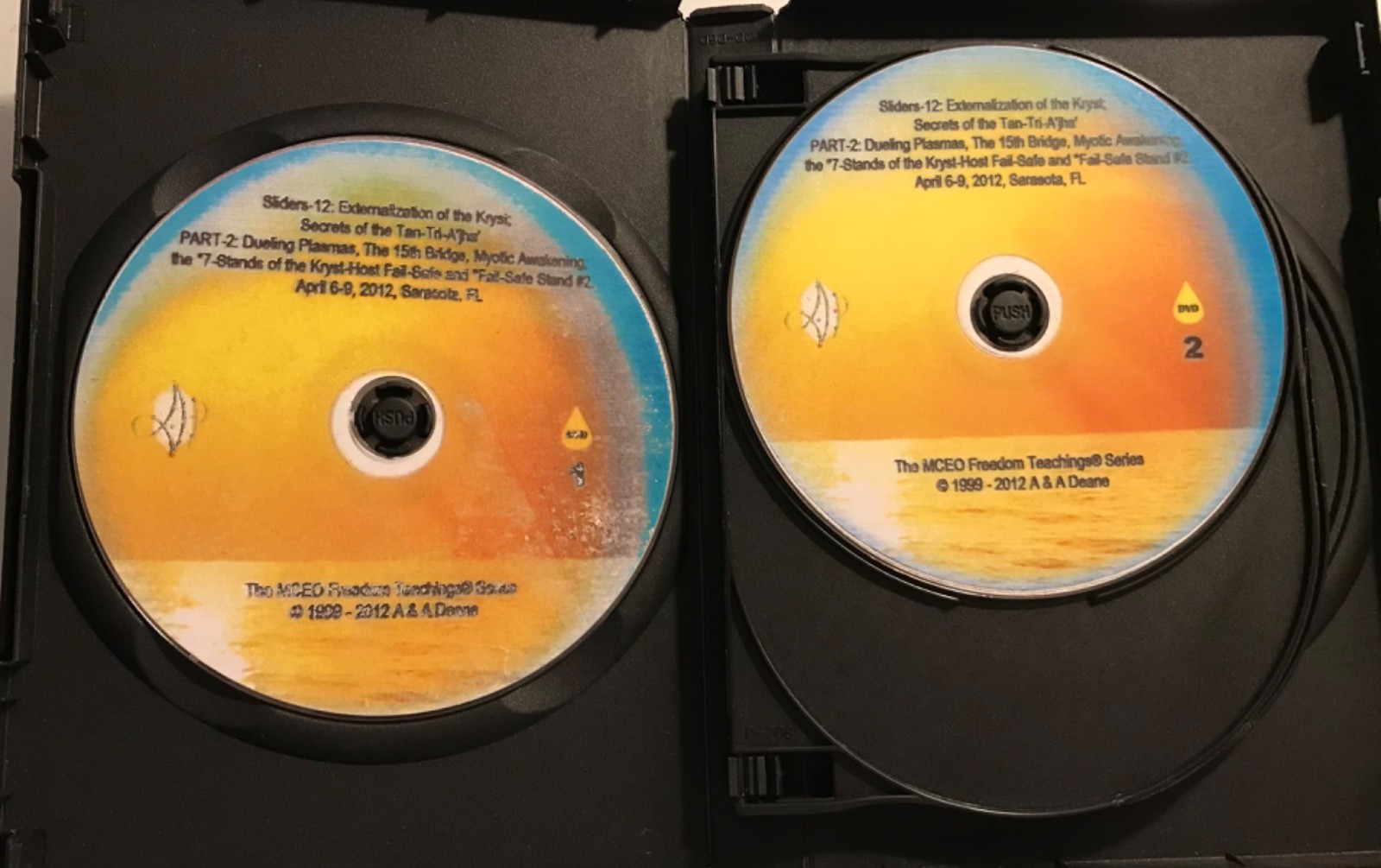 VOYAGERS, ASHAYANA DEANE, Sliders 12 Part2 BOOKLET, 44 Pages & DVD’s (3)