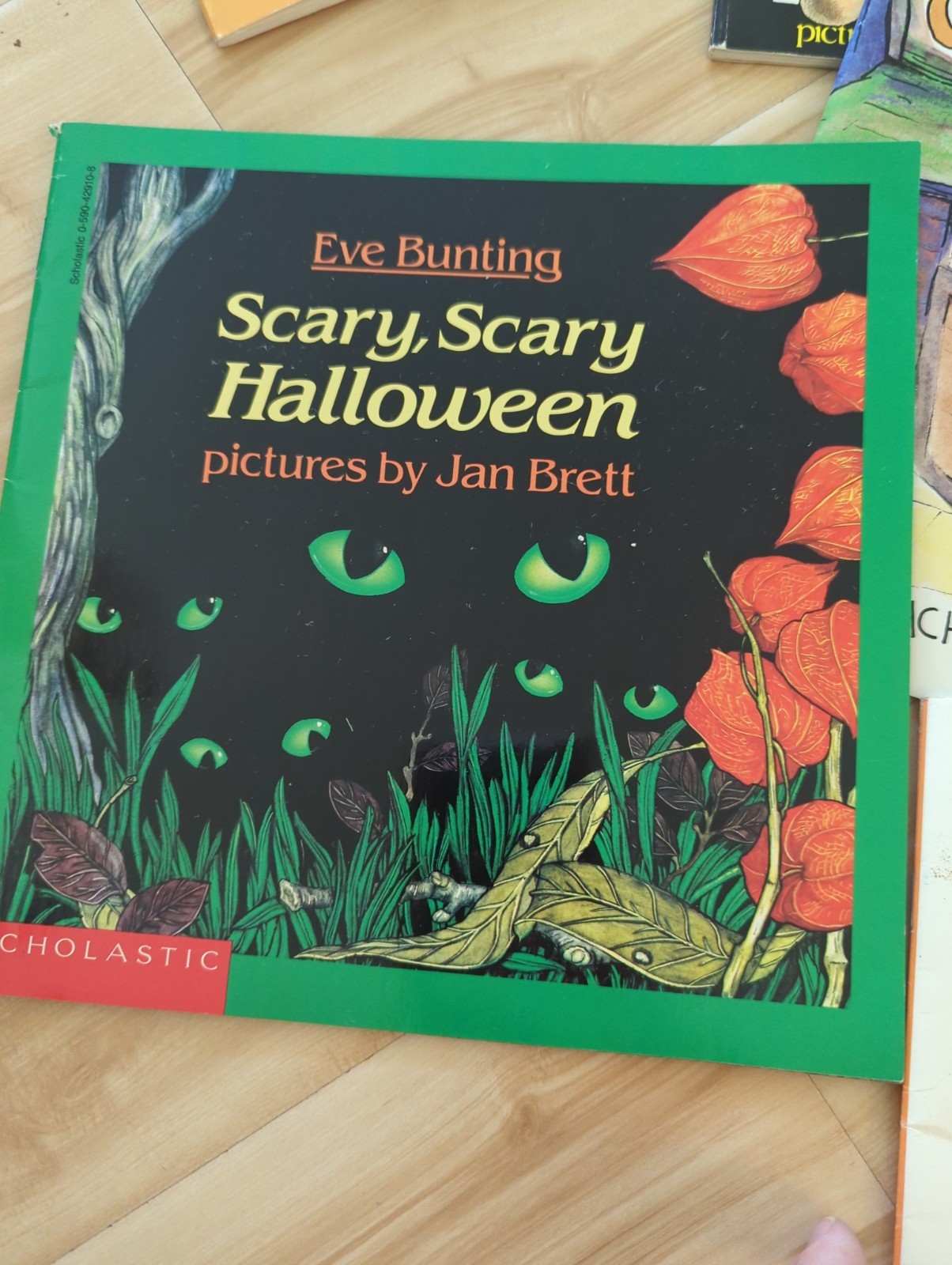 Scholastic Lot of 8 Illustrated Children’s Paperback Halloween Books Ages 4-8