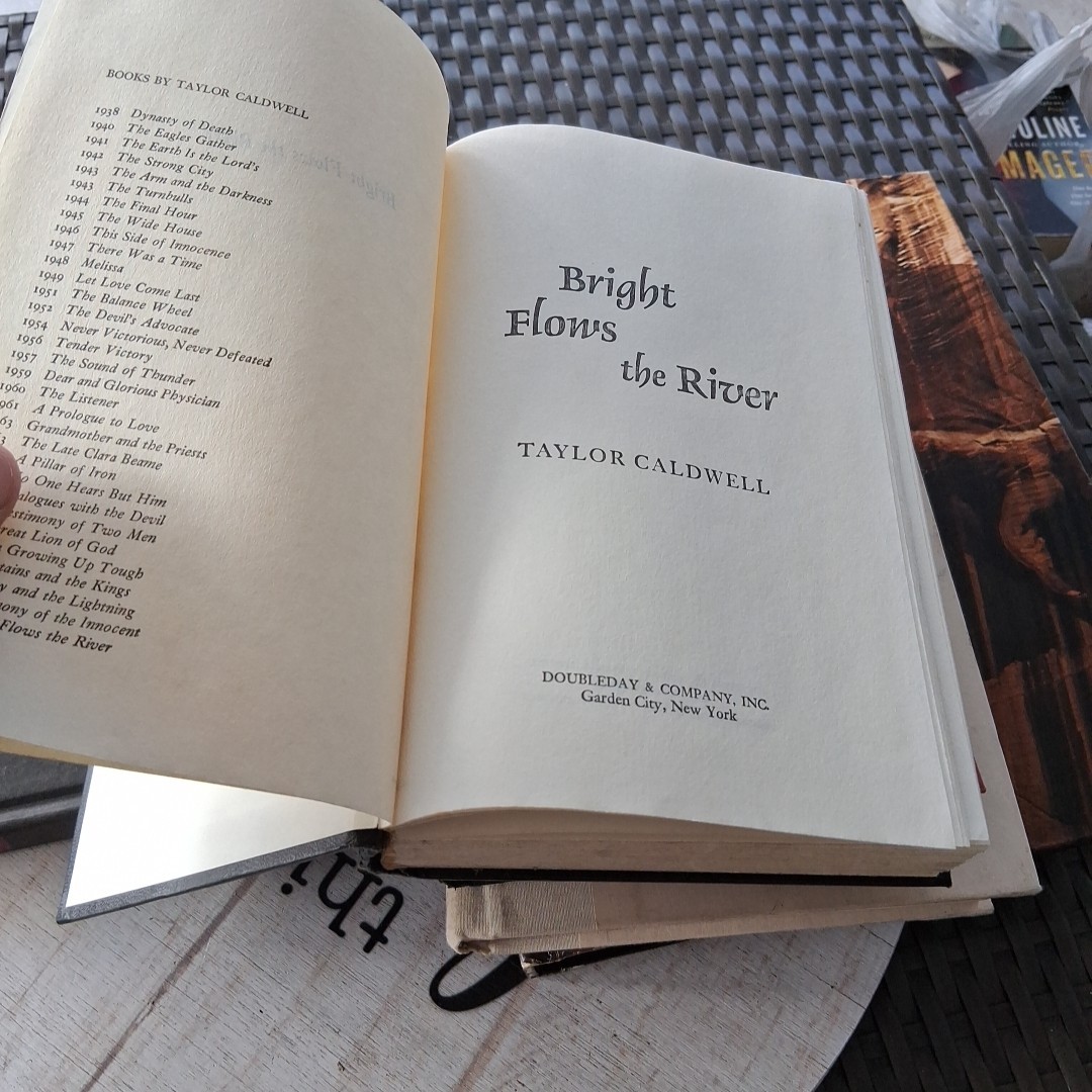 Premium Hardcover Book Bundle – History, True Crime & Classic Fiction