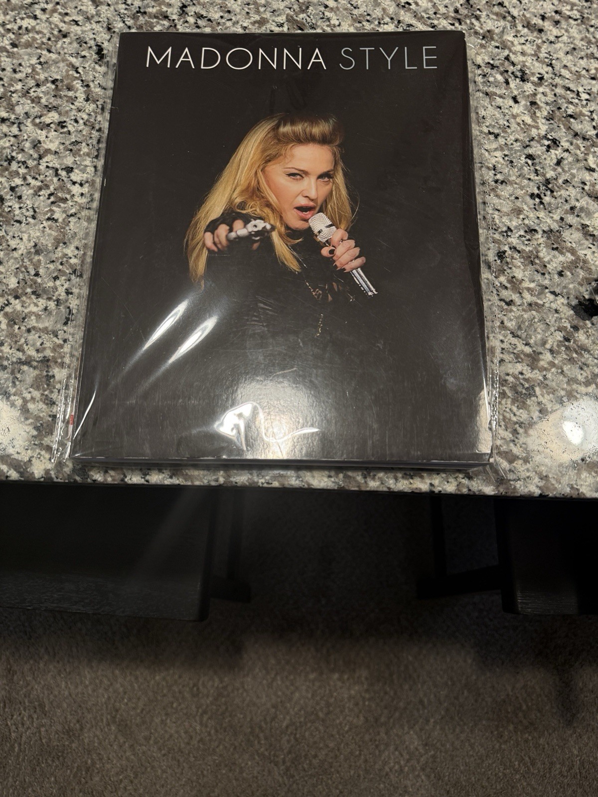 MADONNA STYLE BOOK CAROL CLERK VERY GOOD OVER 200 PAGES OF PHOTOS RARE COVER!!