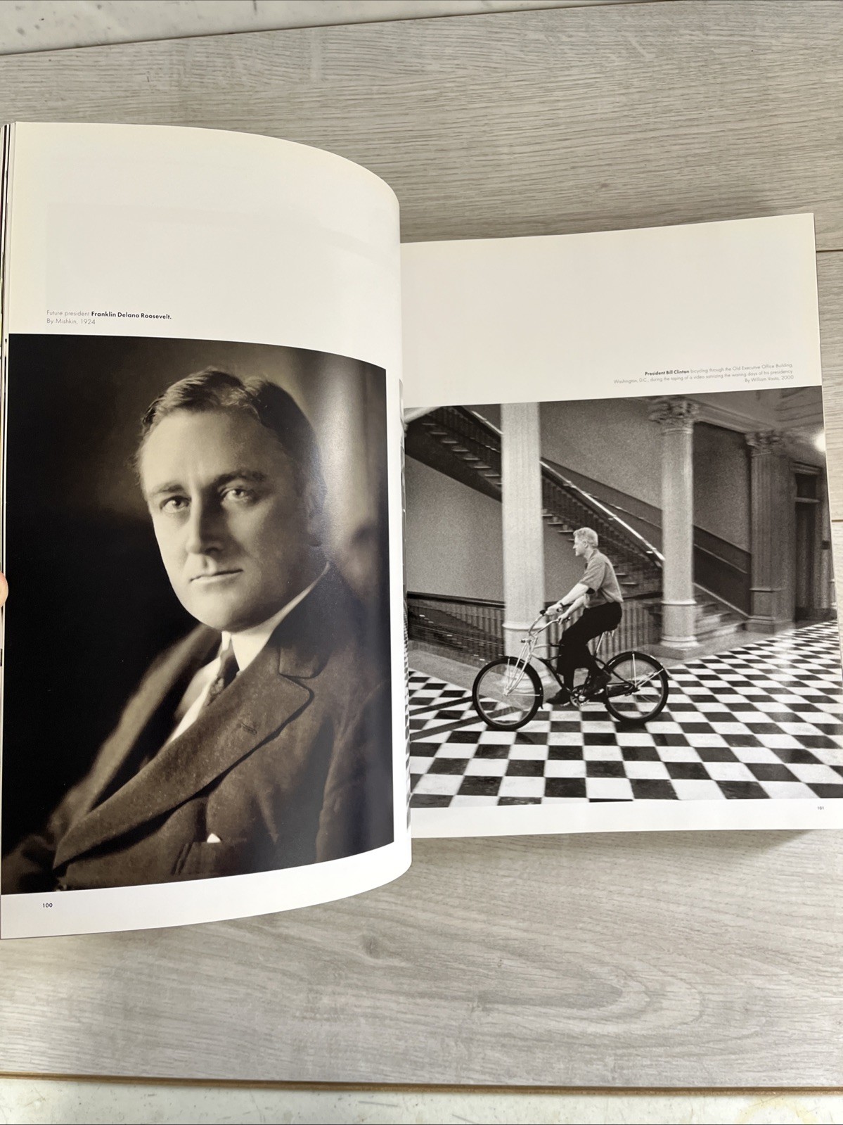 Vanity Fair: the Portraits : A Century of Iconic Images by Graydon Carter. Lib