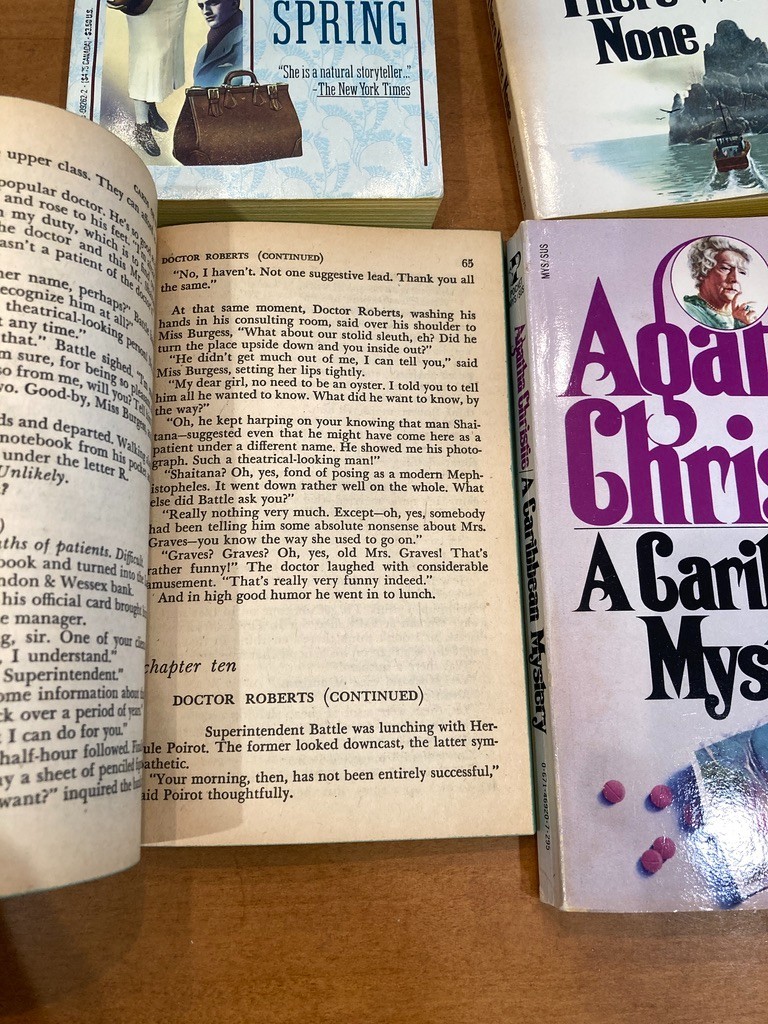 Lot 41 VTG AGATHA CHRISTIE PB Mysteries