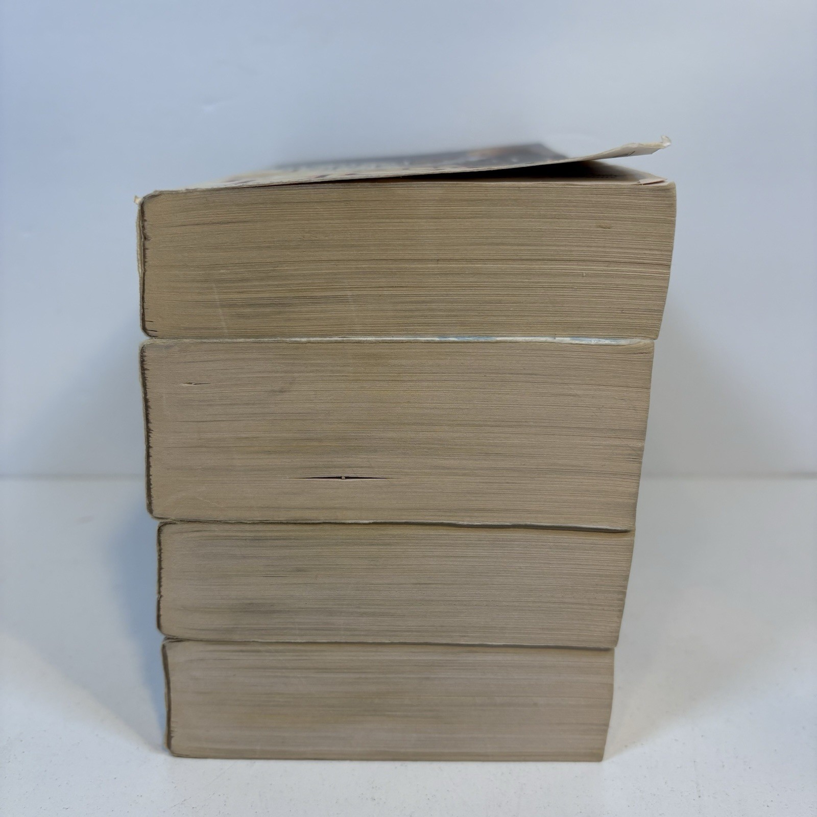 Robin Hobb Lot If 4 Books – Tawny Man 1, 3 & Fitz And Fool 1, 2