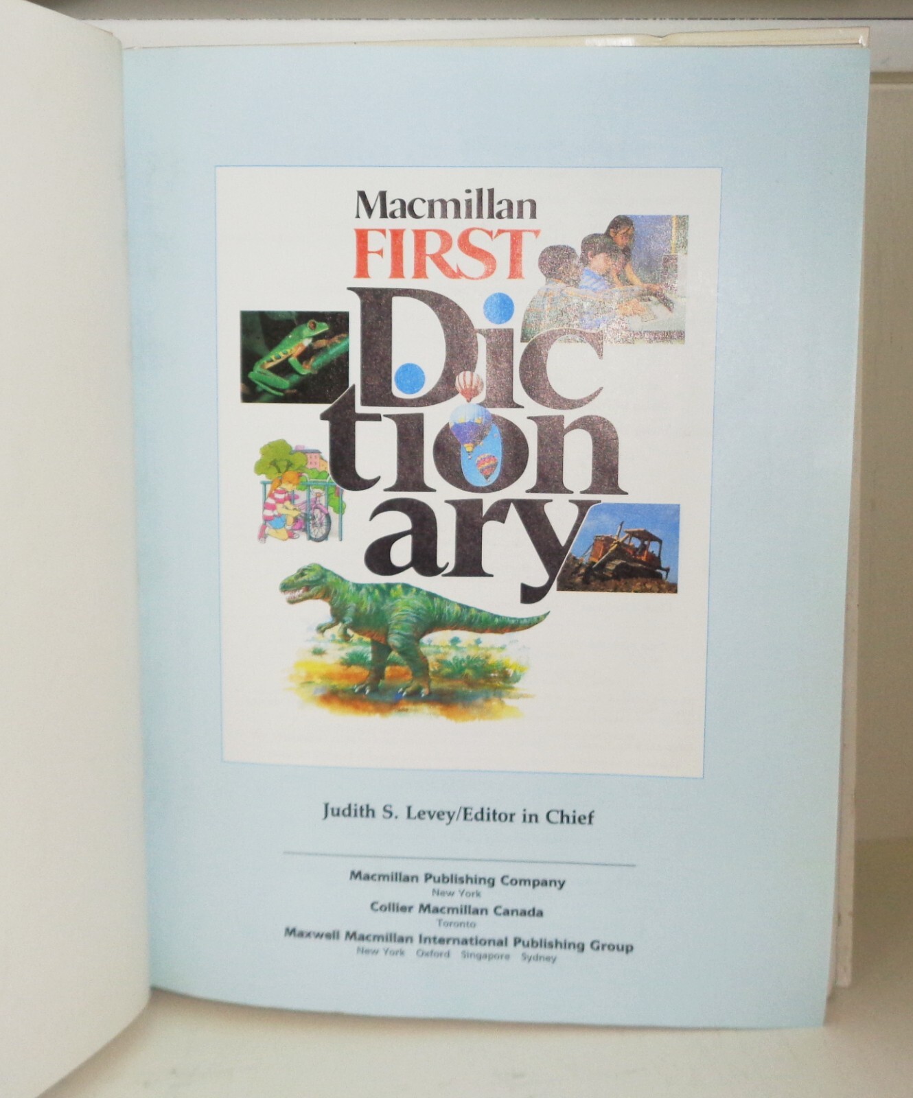 Macmillan First Dictionary For Children 402 page illustrated Dictionary 1990