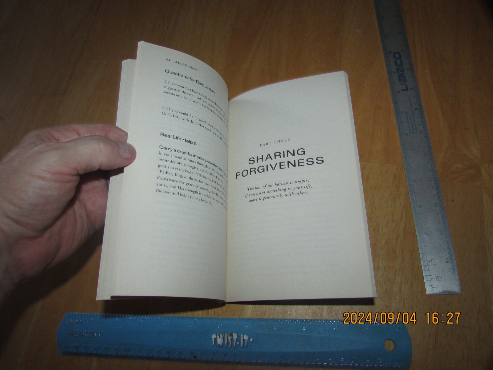 Everybody Needs to Forgive Somebody by Allen R. Hunt (2012, Trade Paperback)