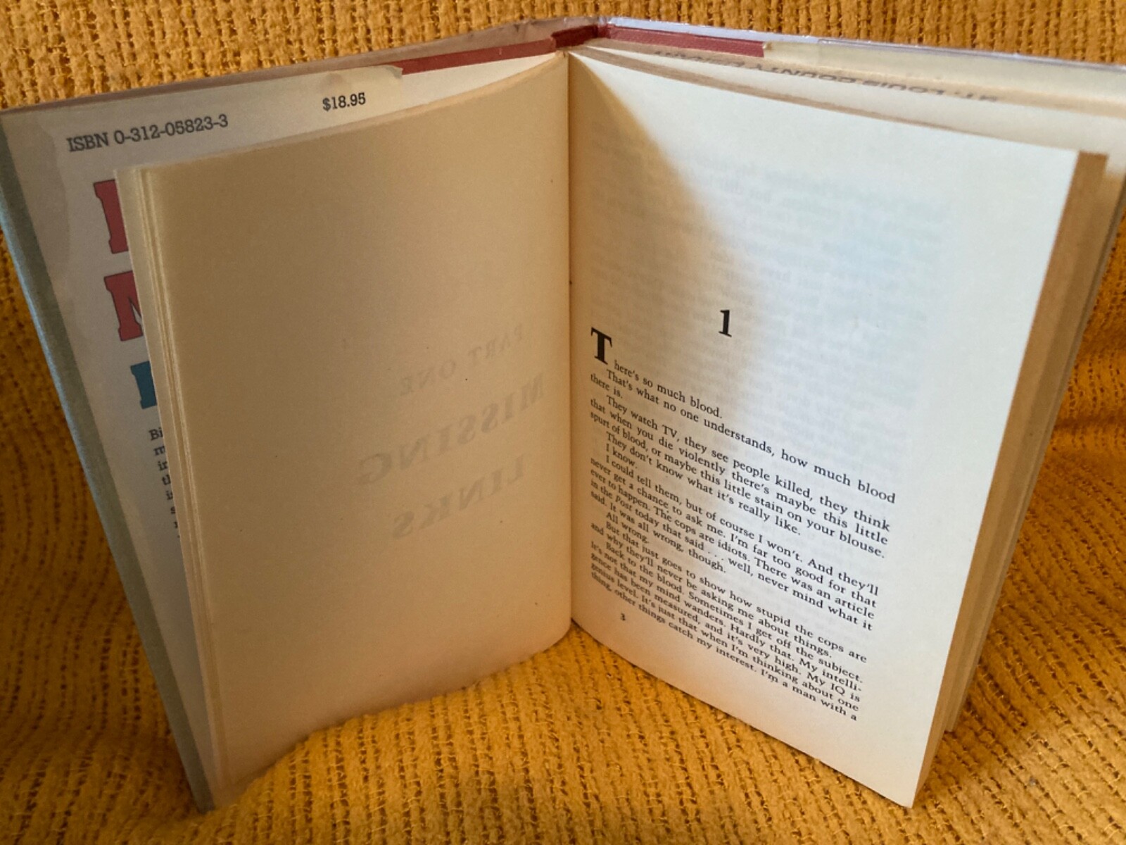 Blood Marks (Bill Crider, Hardcover, St. Martin’s Press, 1991, First Edition)