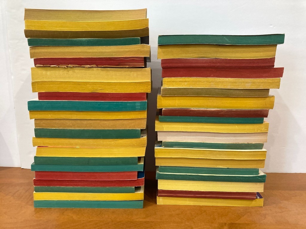 Lot 41 VTG AGATHA CHRISTIE PB Mysteries