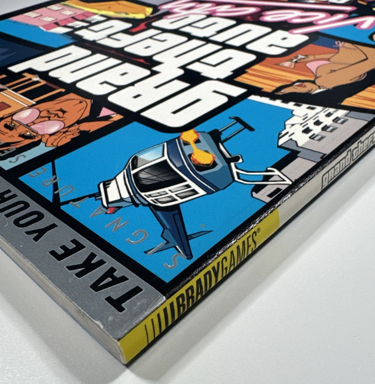 Grand Theft Auto: Vice City BradyGames Official Strategy Guide 2002 with Poster