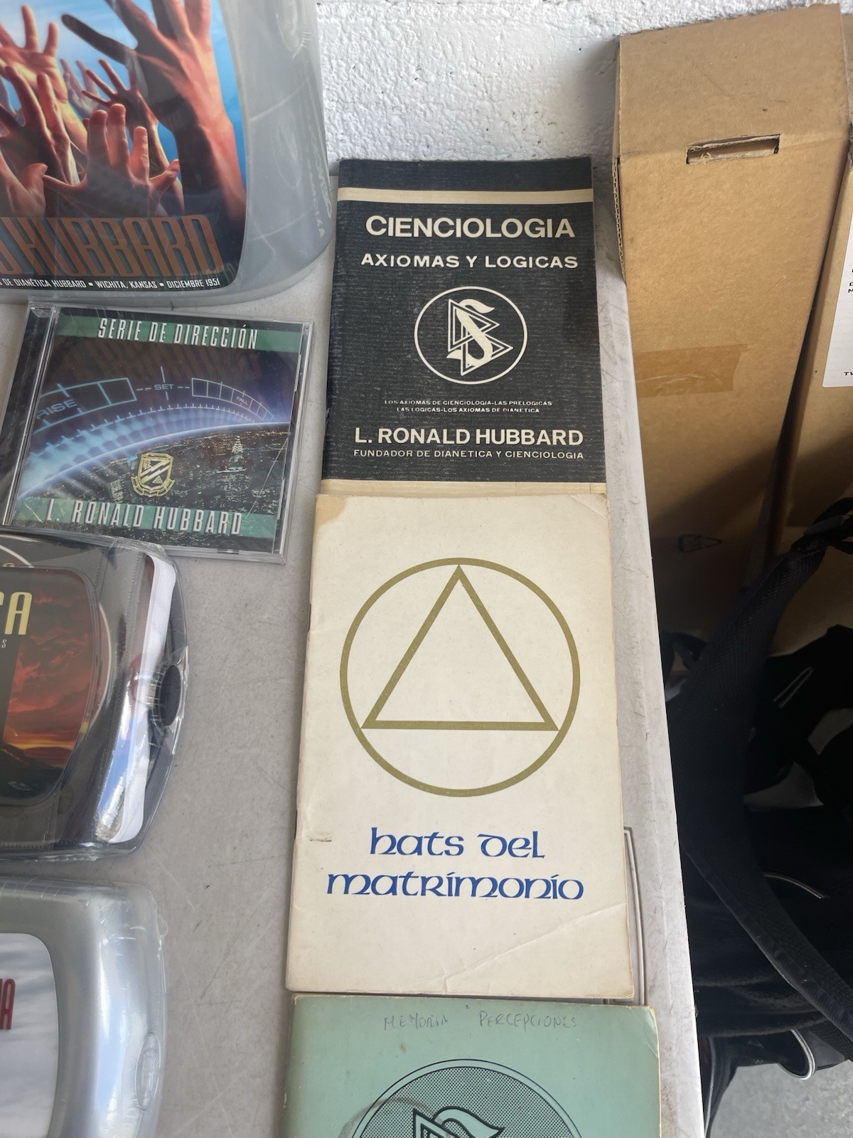 Scientology Books and Lectures Lot L Ron Hubbard Dianetics Lot of 14 in Spanish