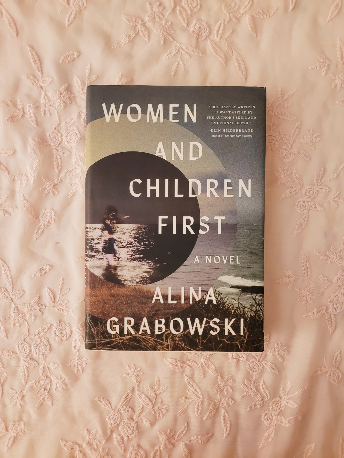 Women and Children First by Alina Grabowski Hardcover Zando 2024 Coming of Age