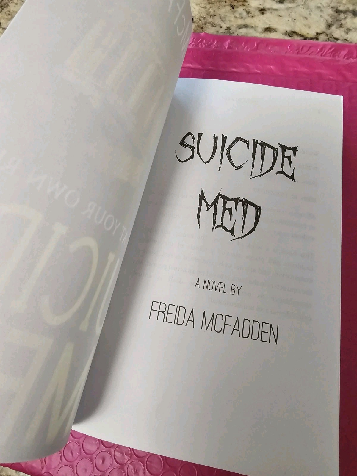 Suicide Med by Freida McFadden NEW ORIGINAL COPY RARE