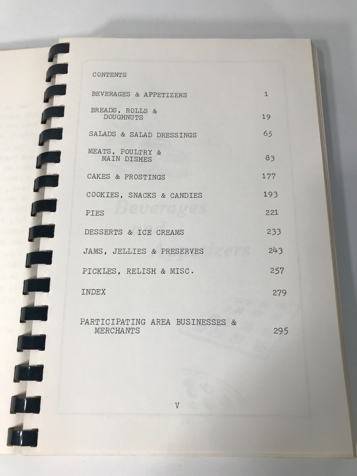 Come Into My Kitchen Vintage Recipes Cookbook by Teresa & Ann Troyer 1981