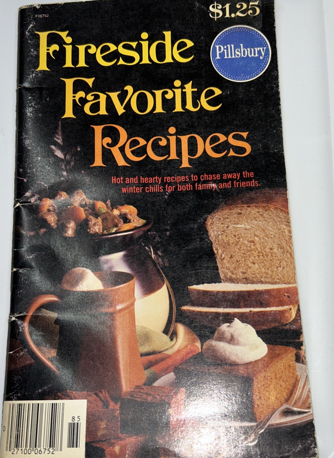 Pillsbury Fireside Favorite Recipe paperback 96 pages 1978 VTG