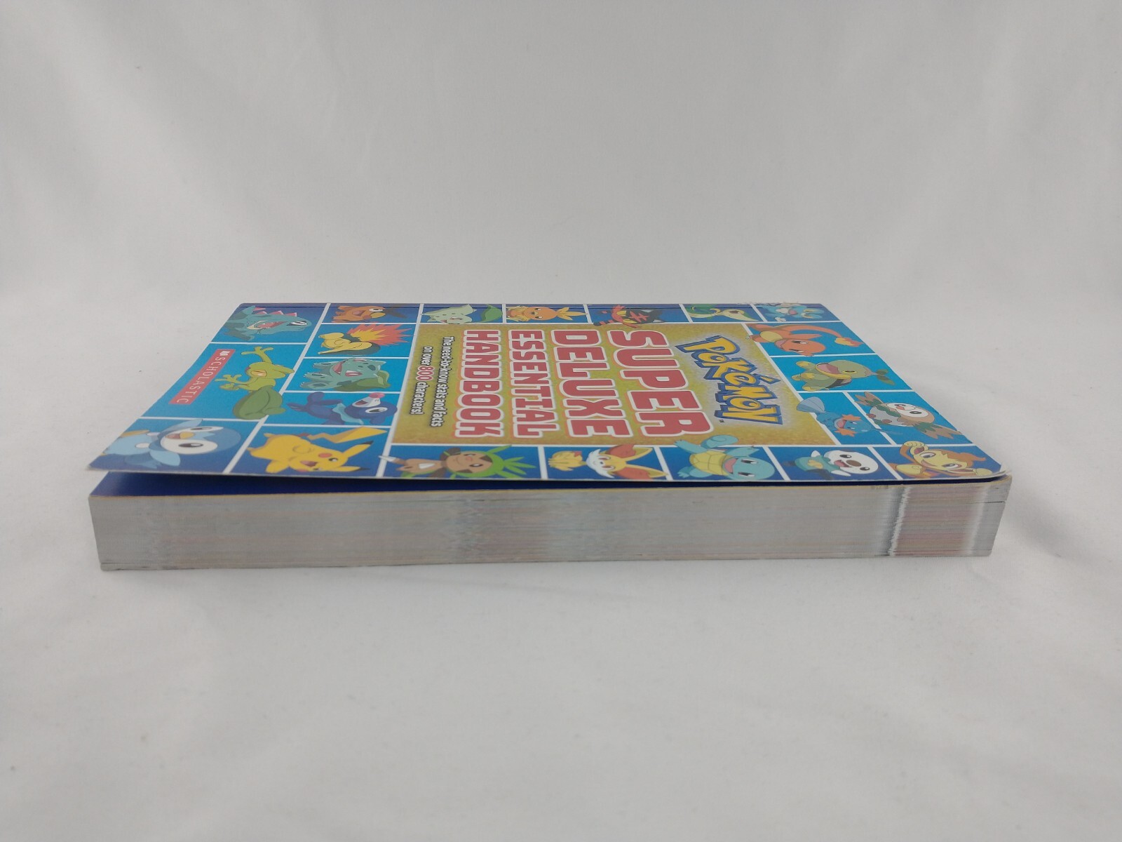 📖 Pokémon Super Deluxe Essential Handbook 2018 Scholastic 496 Pages EUC