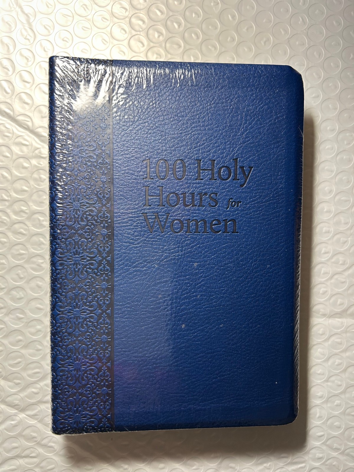 100 Holy Hours for Women (NEW) $11 + Miraculous Medal