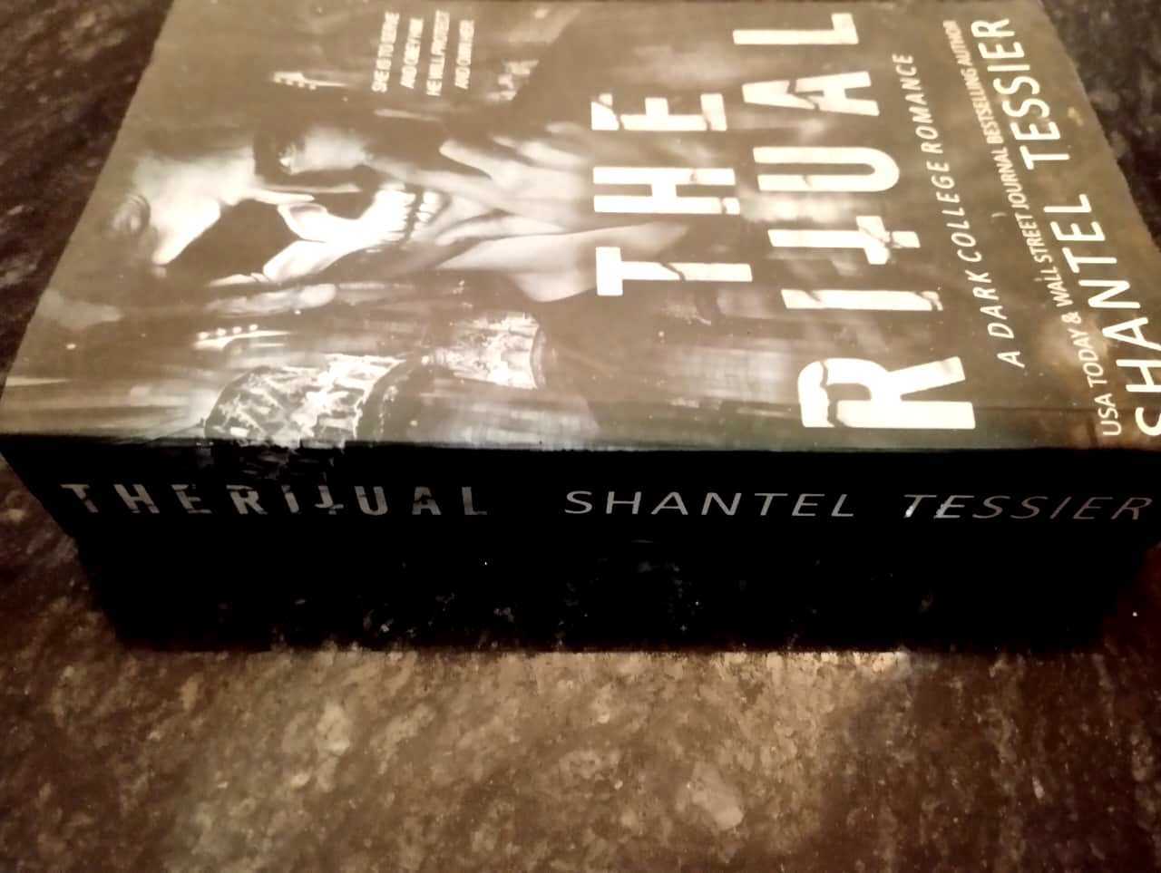 🦋🦋The Ritual A Dark College Romance🦋 paperback English🦋🦋PB