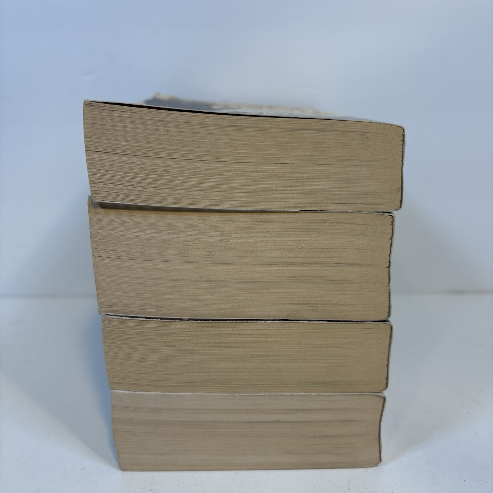 Robin Hobb Lot If 4 Books – Tawny Man 1, 3 & Fitz And Fool 1, 2