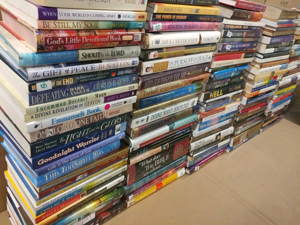 Books by Genre 5 LBS (Pounds) Box Value Lot Sorted Hardback / Paperback MIX SET