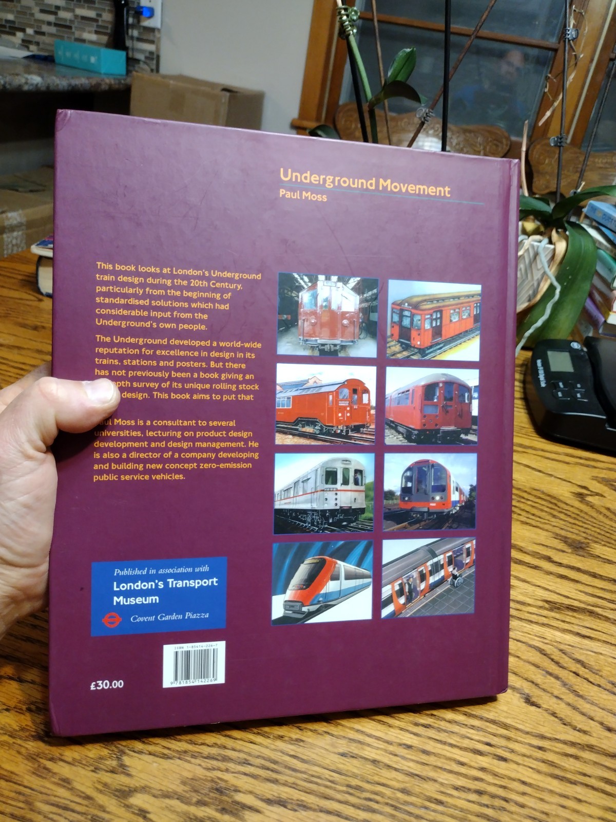 Underground Movement Paul Moss FCSD 2000 Capital Transport 224 pages Tons Illust
