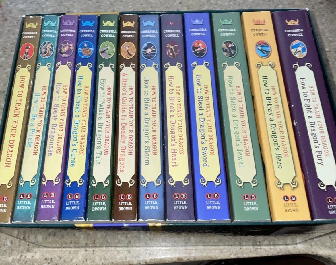 How to Train Your Dragon: The Complete Series: Paperback Gift Set
